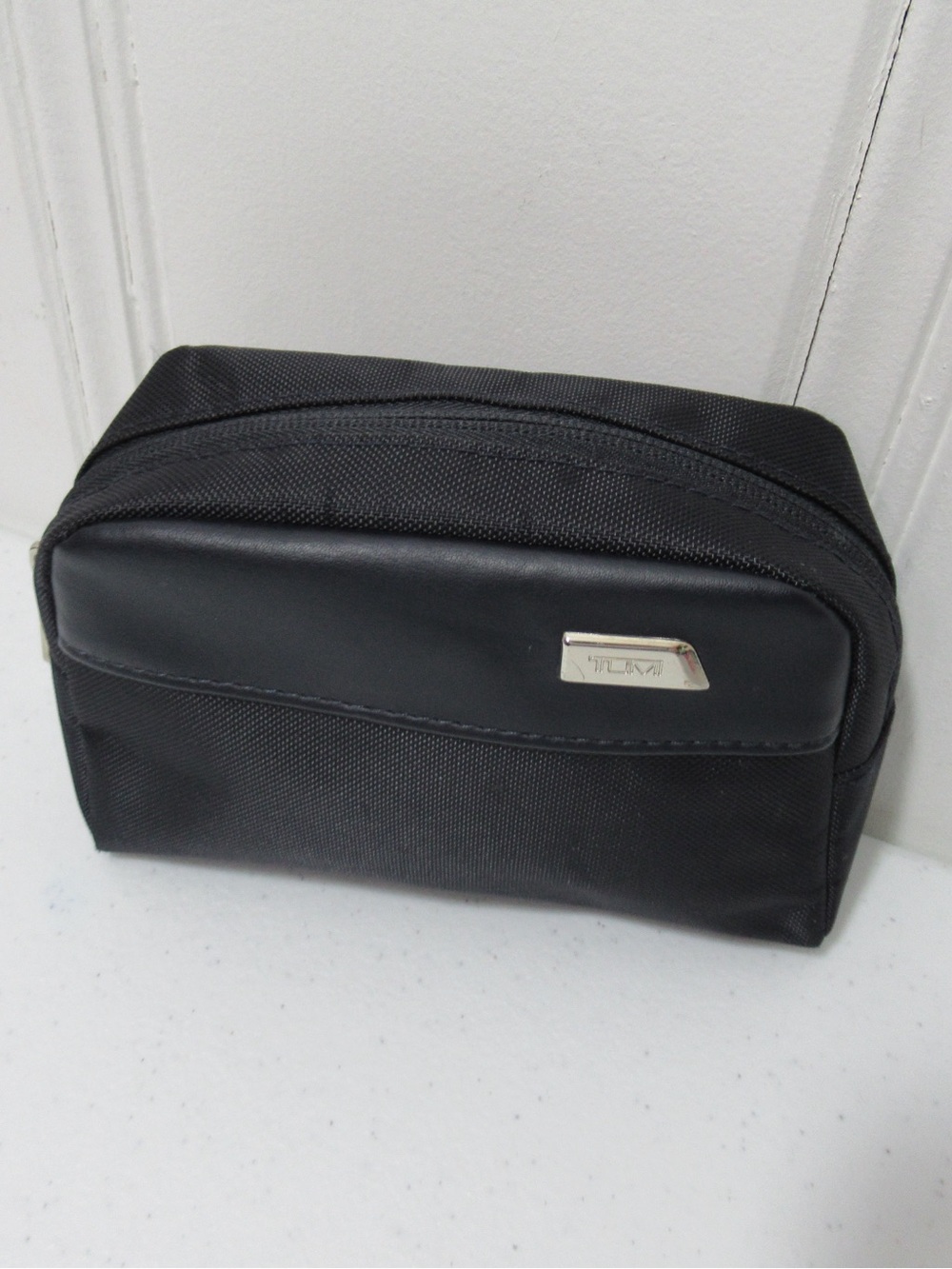 TUMI for Delta Small Navy Travel Toiletry Cosmetic Pouch